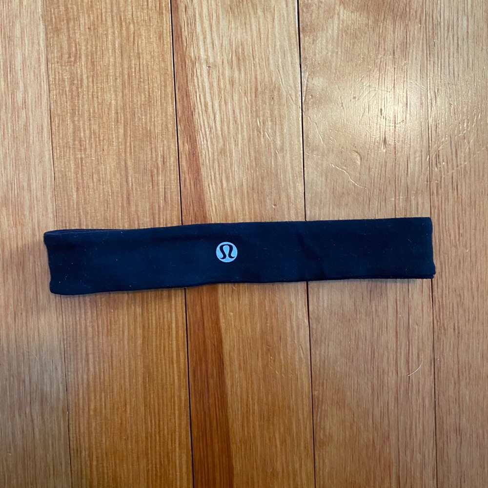 Classic black lululemon headband